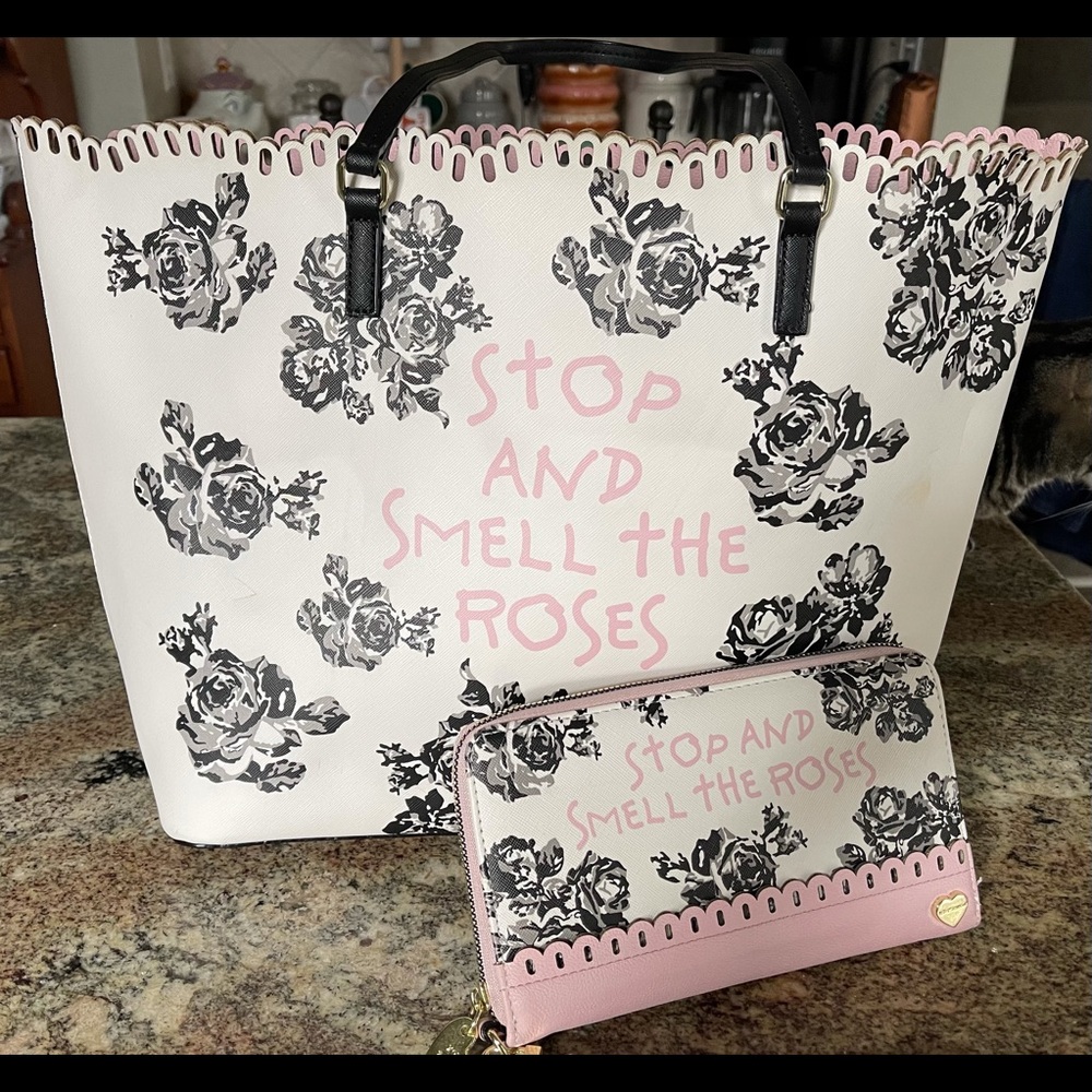 Betsy Johnson Tote bag and wallet